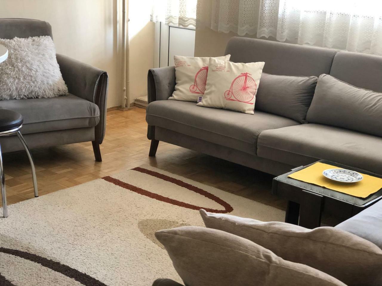 Ulpiana Apartment Pristina Kültér fotó