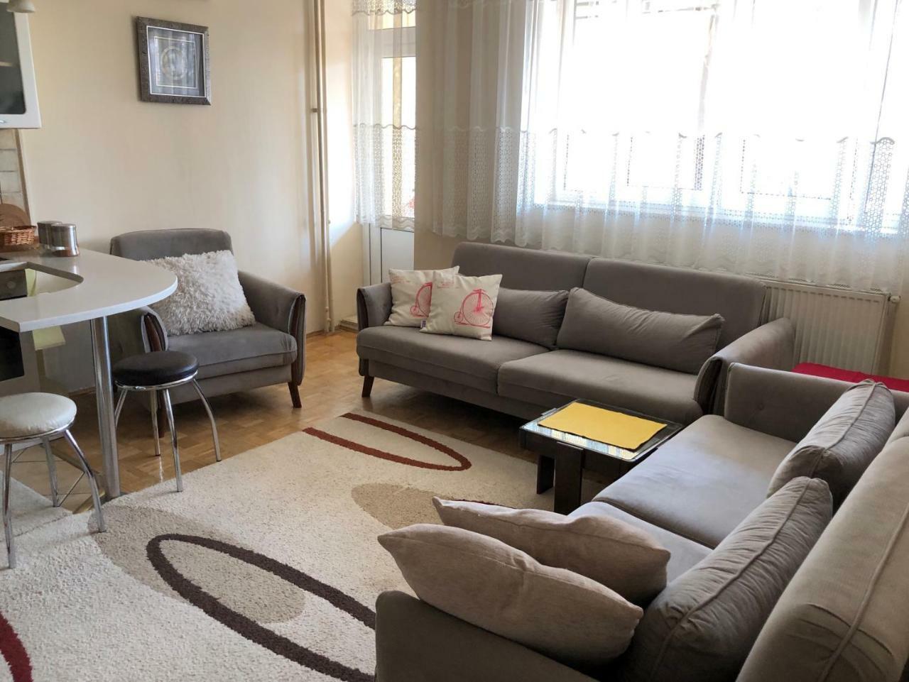 Ulpiana Apartment Pristina Kültér fotó